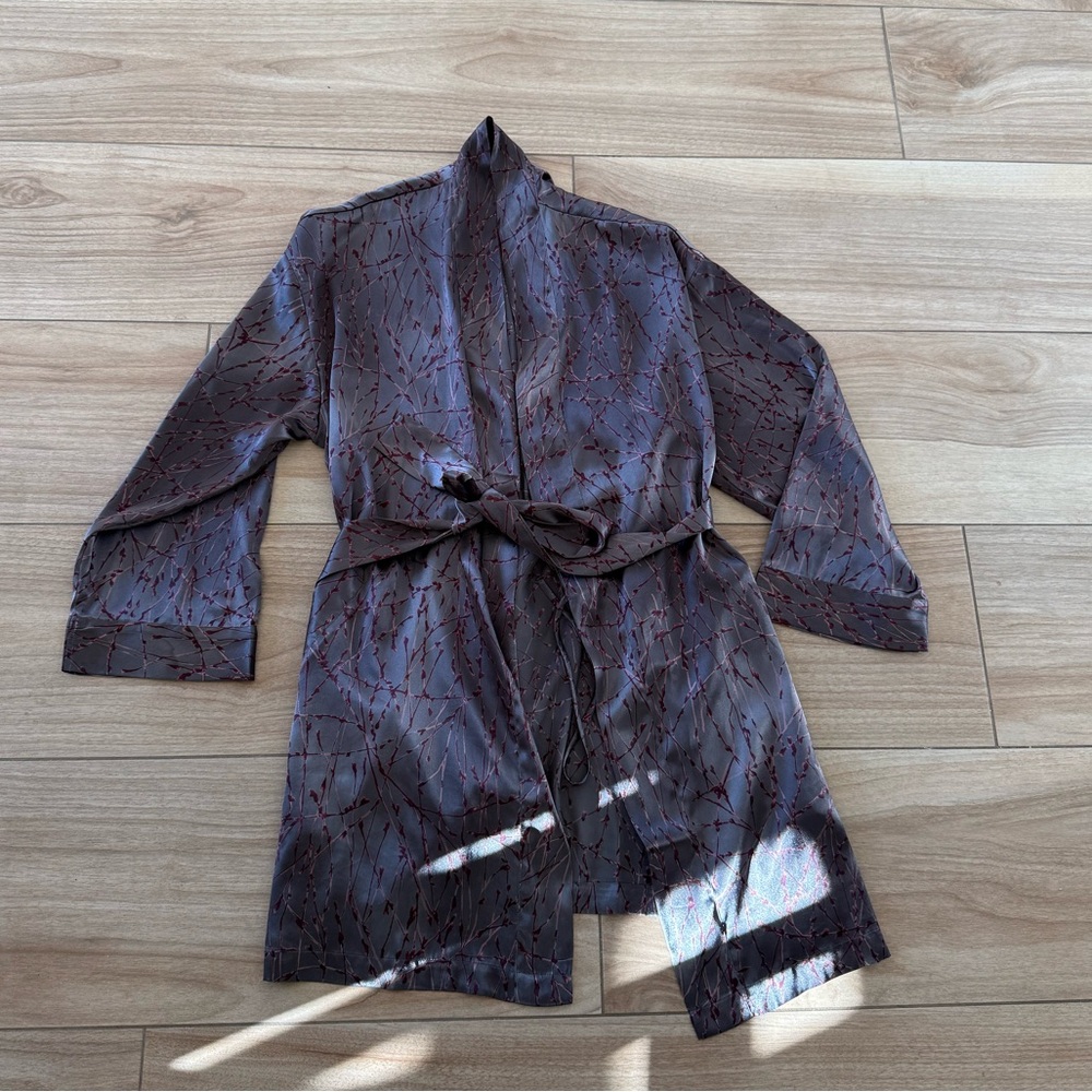 Victoria's Secret Dark Purple Satin Patterned Robe Rare Model 90s Quiet Luxury - Picture 2 of 5